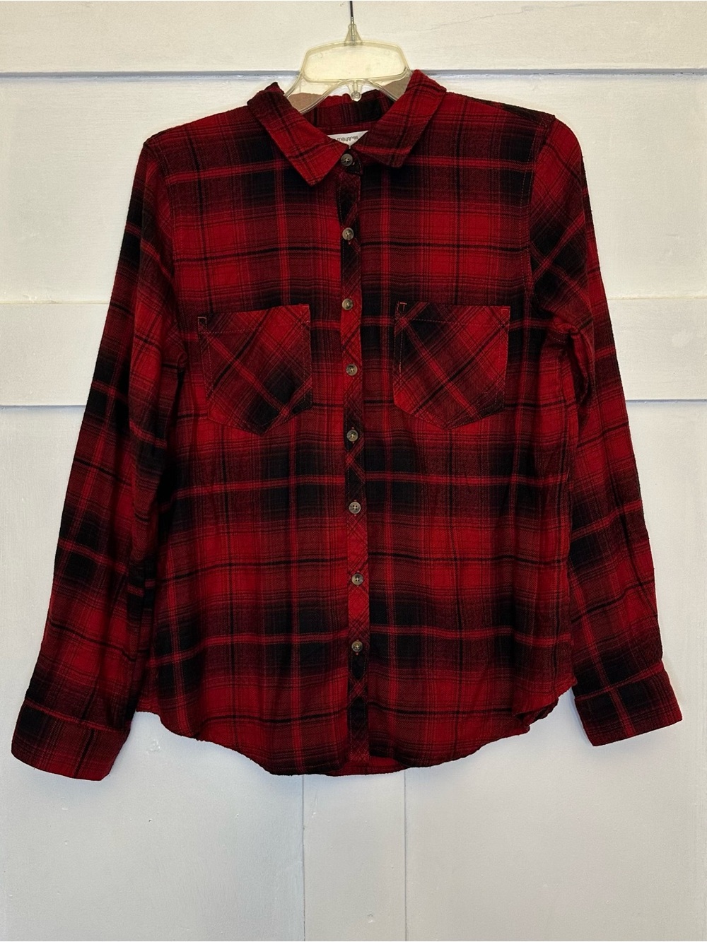 Red & Black Plaid Button-Up Shirt for Women - Classic Flannel Style Sz M
